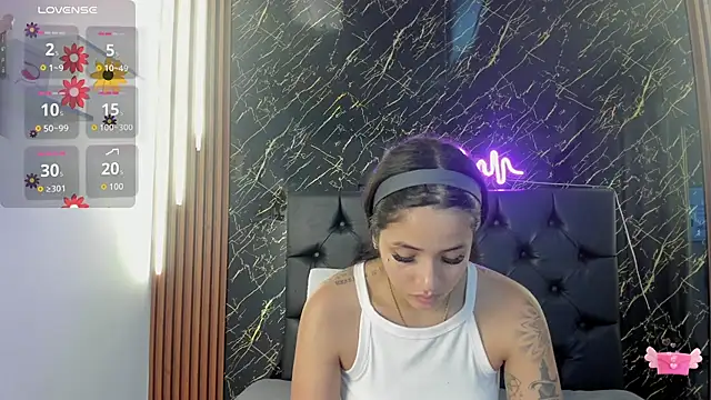 Snapshot of Tamara-evans chatting on 11/08/25, 05:56 Tamara-evans online show from 11/08/25, 05:56