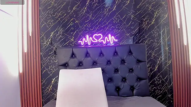 Snapshot of Tamara-evans chatting on 11/19/25, 07:58 Tamara-evans online show from 11/19/25, 07:58