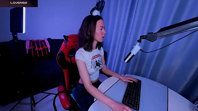 DivineBite online show from 02/12/25, 03:49