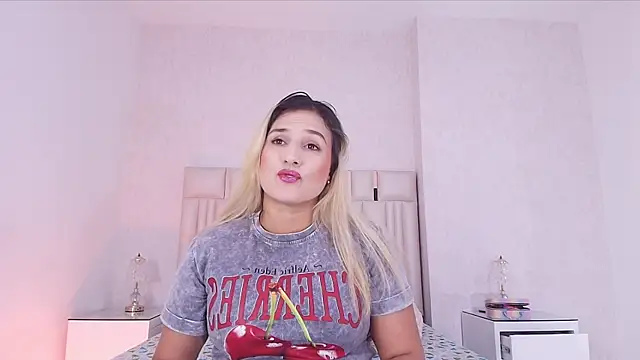  carolina fox online show from 06/18/26, 03:07