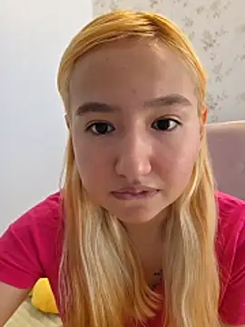 Snapshot of Pinkie_Princes chatting on 12/04/25, 03:43 Pinkie Princes online show from 12/04/25, 03:43