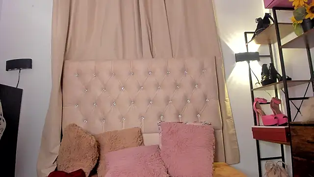 Snapshot of LilyBrunette chatting on 02/11/26, 01:10 LilyBrunette online show from 02/11/26, 01:10