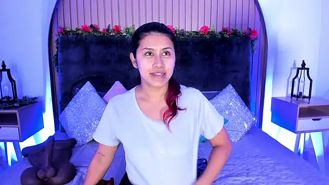 Karlagonzales  online show from 11/17/25, 10:21