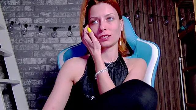 karo123421 online show from 02/18/25, 06:04