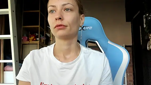 karo123421 online show from 10/28/25, 07:23