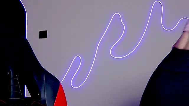 karo123421 online show from 10/29/25, 08:21