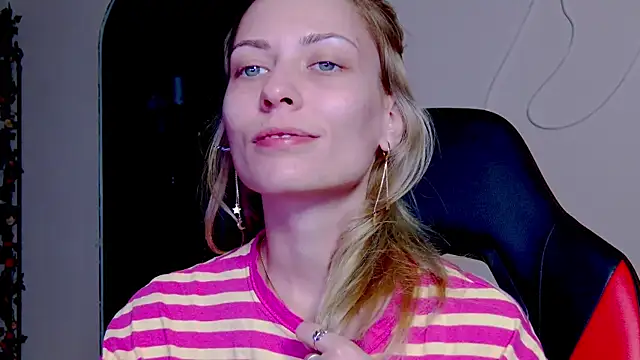 karo123421 online show from 11/07/25, 08:53