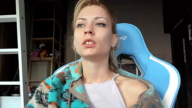 karo123421 online show from 11/12/25, 06:03