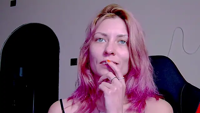 karo123421 online show from 11/20/25, 09:25