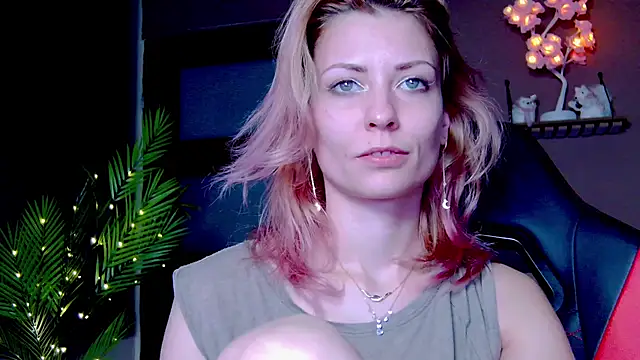 karo123421 online show from 12/05/25, 08:38