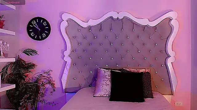 Snapshot of LeyXandrabraz chatting on 11/28/25, 07:49 LeyXandrabraz online show from 11/28/25, 07:49