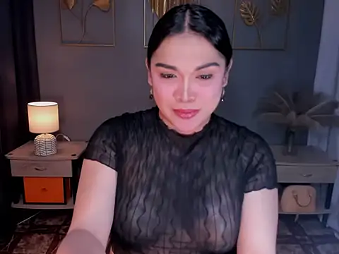 MaxeneCullens online show from 11/17/25, 03:01