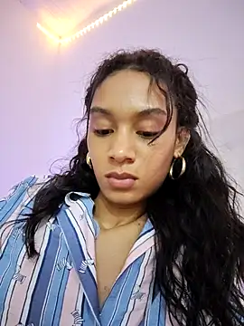 Leaberry online show from 12/14/25, 02:06