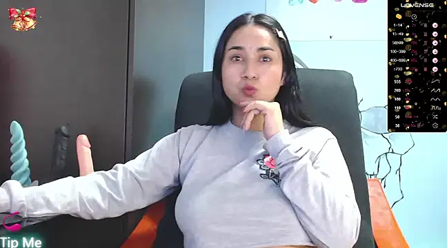 Annyee1 online show from 12/19/24, 11:39