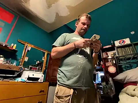 Snapshot of charactrzero chatting on 10/21/25, 08:09 charactrzero online show from 10/21/25, 08:09