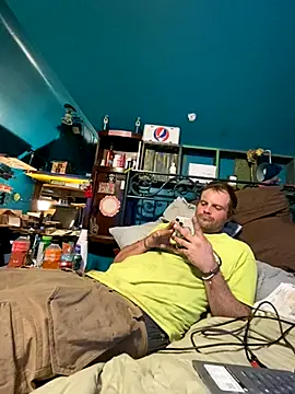 Snapshot of charactrzero chatting on 10/22/25, 09:25 charactrzero online show from 10/22/25, 09:25