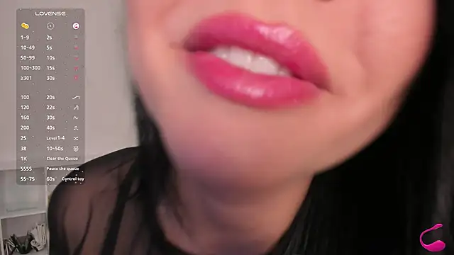 Snapshot of Veronicalanx1 chatting on 10/29/25, 12:18 Veronicalanx1 online show from 10/29/25, 12:18