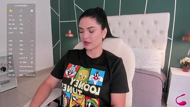 Snapshot of Veronicalanx1 chatting on 10/31/25, 12:17 Veronicalanx1 online show from 10/31/25, 12:17