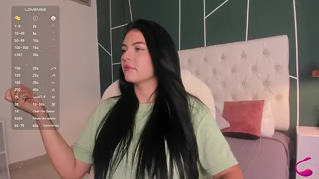 Snapshot of Veronicalanx1 chatting on 11/10/25, 12:04 Veronicalanx1 online show from 11/10/25, 12:04