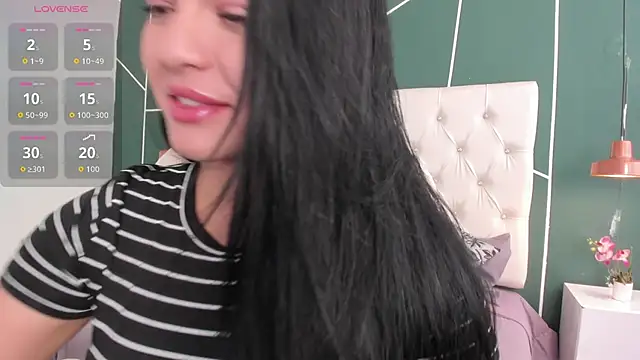 Snapshot of Veronicalanx1 chatting on 11/21/25, 12:37 Veronicalanx1 online show from 11/21/25, 12:37