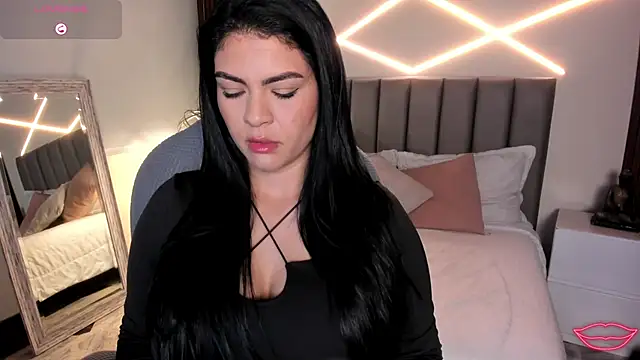 Snapshot of Veronicalanx1 chatting on 06/17/26, 11:01 Veronicalanx1 online show from 06/17/26, 11:01