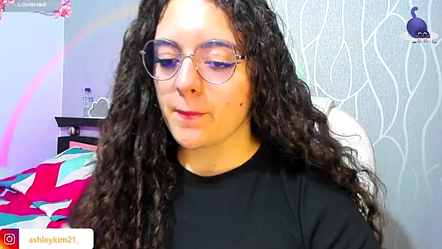 Snapshot of AshleyKim_ chatting on 09/21/25, 12:34 AshleyKim online show from 09/21/25, 12:34