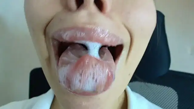 lisbet21x online show from 09/28/25, 10:37