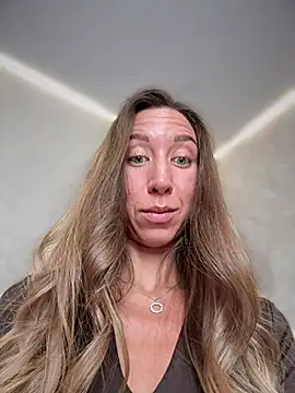 EvaCatt online show from 07/10/26, 04:39