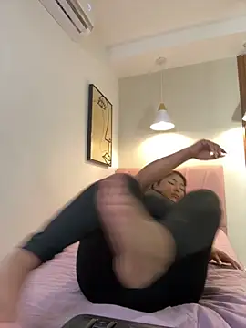 Kenya--Buhle online show from 11/19/25, 06:41