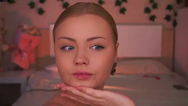 missbeatriss online show from 10/20/25, 11:32