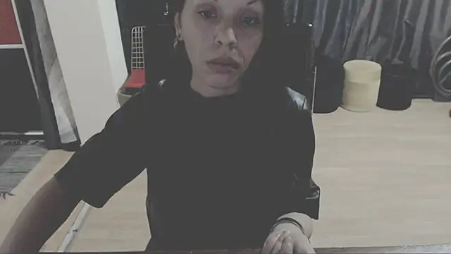 Snapshot of GoldenSasha chatting on 10/06/25, 06:38 GoldenSasha online show from 10/06/25, 06:38