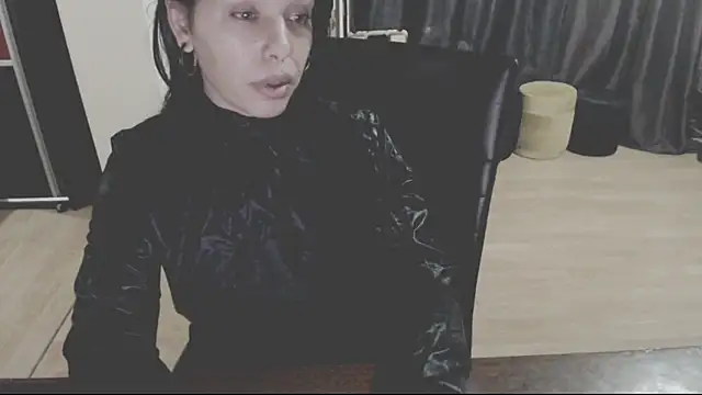 Snapshot of GoldenSasha chatting on 10/12/25, 07:46 GoldenSasha online show from 10/12/25, 07:46