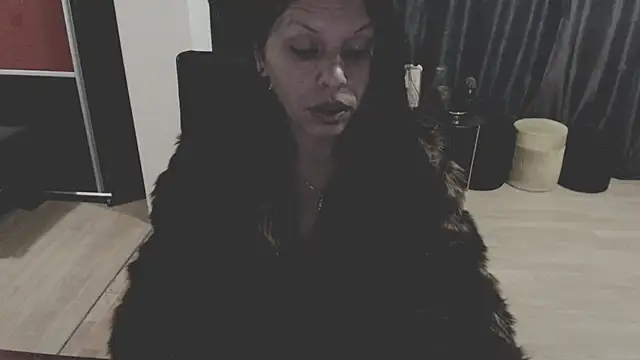 Snapshot of GoldenSasha chatting on 10/19/25, 03:23 GoldenSasha online show from 10/19/25, 03:23