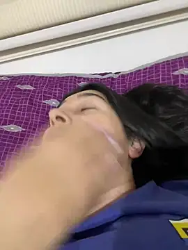 Snapshot of andreaisis2 chatting on 01/10/25, 04:33 andreaisis2 online show from 01/10/25, 04:33