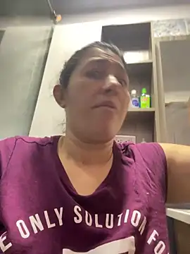 Snapshot of andreaisis2 chatting on 01/17/25, 05:30 andreaisis2 online show from 01/17/25, 05:30