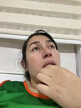 Snapshot of andreaisis2 chatting on 02/06/25, 03:48 andreaisis2 online show from 02/06/25, 03:48