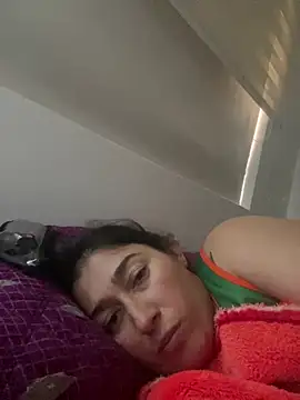 Snapshot of andreaisis2 chatting on 02/12/25, 04:55 andreaisis2 online show from 02/12/25, 04:55