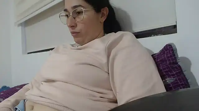 Snapshot of andreaisis2 chatting on 02/13/25, 11:04 andreaisis2 online show from 02/13/25, 11:04