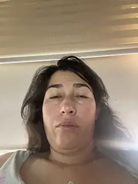 Snapshot of andreaisis2 chatting on 02/19/25, 05:16 andreaisis2 online show from 02/19/25, 05:16