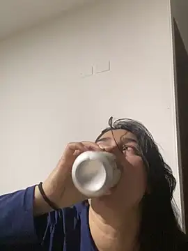 Snapshot of andreaisis2 chatting on 02/23/25, 04:50 andreaisis2 online show from 02/23/25, 04:50