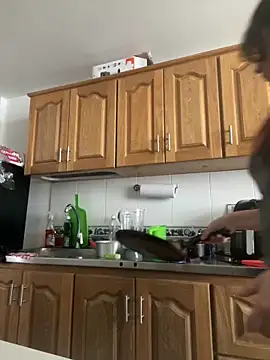 Snapshot of andreaisis2 chatting on 03/04/25, 05:13 andreaisis2 online show from 03/04/25, 05:13