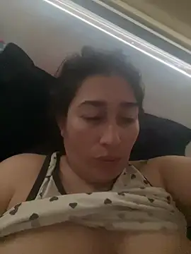 Snapshot of andreaisis2 chatting on 03/16/25, 06:01 andreaisis2 online show from 03/16/25, 06:01