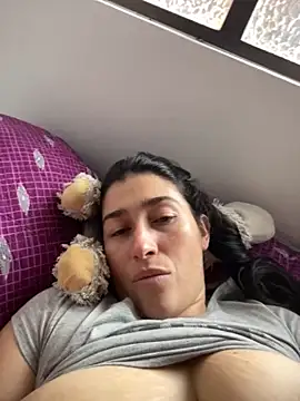 Snapshot of andreaisis2 chatting on 10/09/25, 09:02 andreaisis2 online show from 10/09/25, 09:02