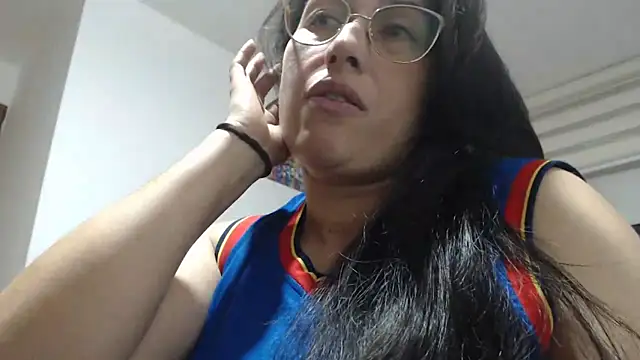 Snapshot of andreaisis2 chatting on 10/23/25, 03:39 andreaisis2 online show from 10/23/25, 03:39