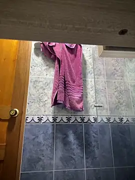 Snapshot of andreaisis2 chatting on 10/24/25, 09:11 andreaisis2 online show from 10/24/25, 09:11