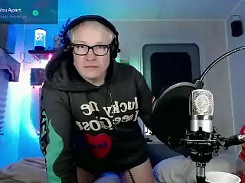 Snarfle82 online show from 02/16/25, 04:31