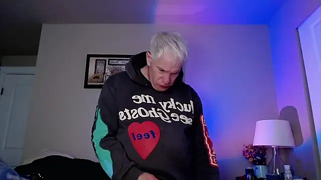 Snapshot of Snarfle82 chatting on 11/30/25, 08:24 Snarfle82 online show from 11/30/25, 08:24