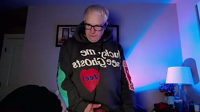 Snapshot of Snarfle82 chatting on 12/02/25, 12:38 Snarfle82 online show from 12/02/25, 12:38