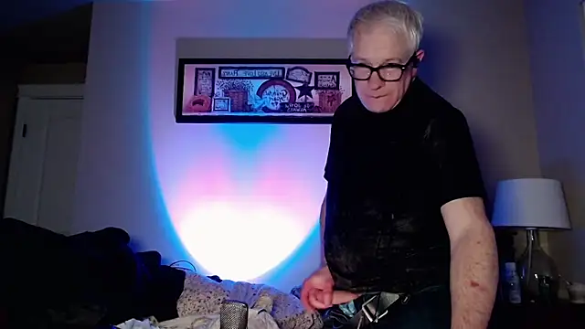 Snapshot of Snarfle82 chatting on 12/03/25, 05:15 Snarfle82 online show from 12/03/25, 05:15