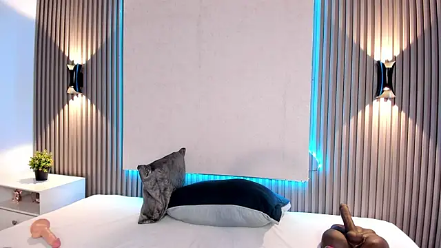 Snapshot of Zafiiraa chatting on 02/22/25, 03:14 Zafiiraa online show from 02/22/25, 03:14
